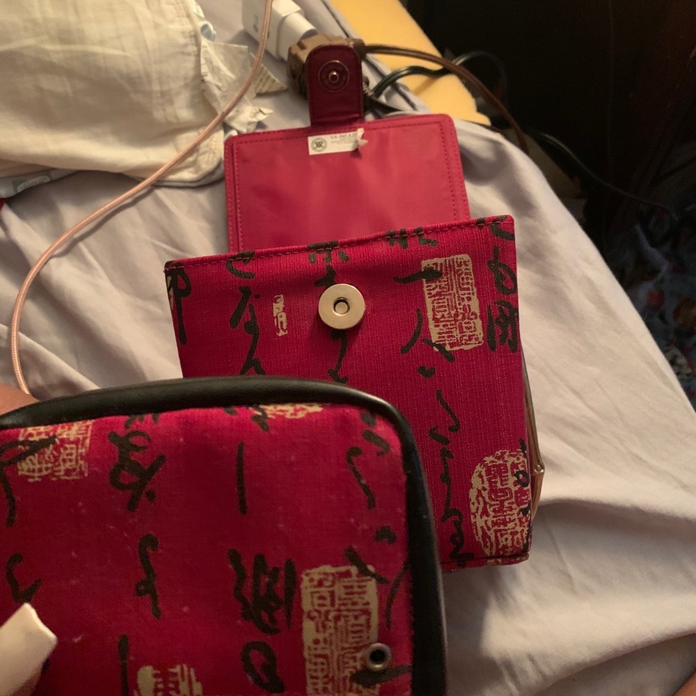 Handbag - Picture 2 of 3